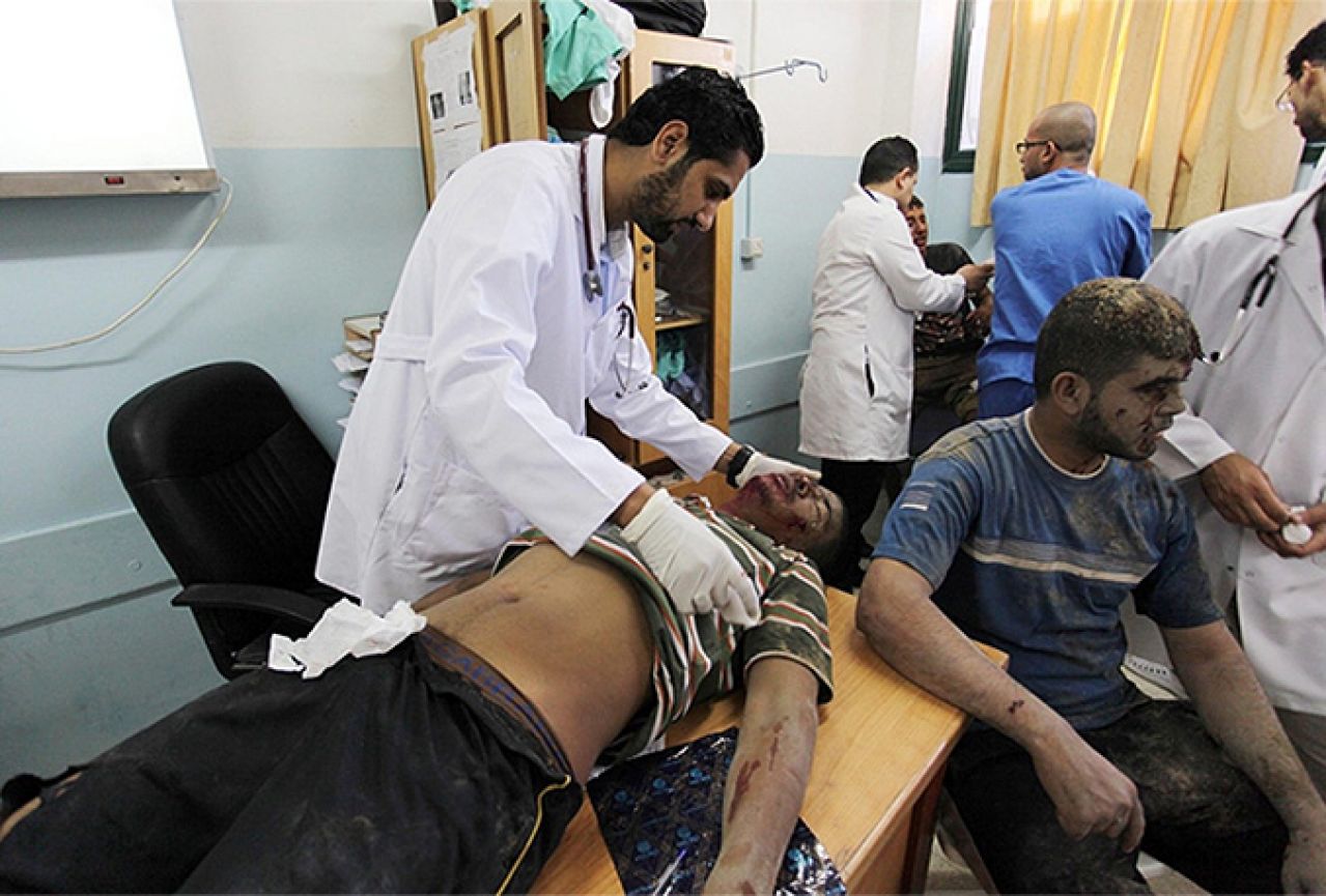 Broj poginulih u Gazi premašio 800, stradali i djelatnici UN-a