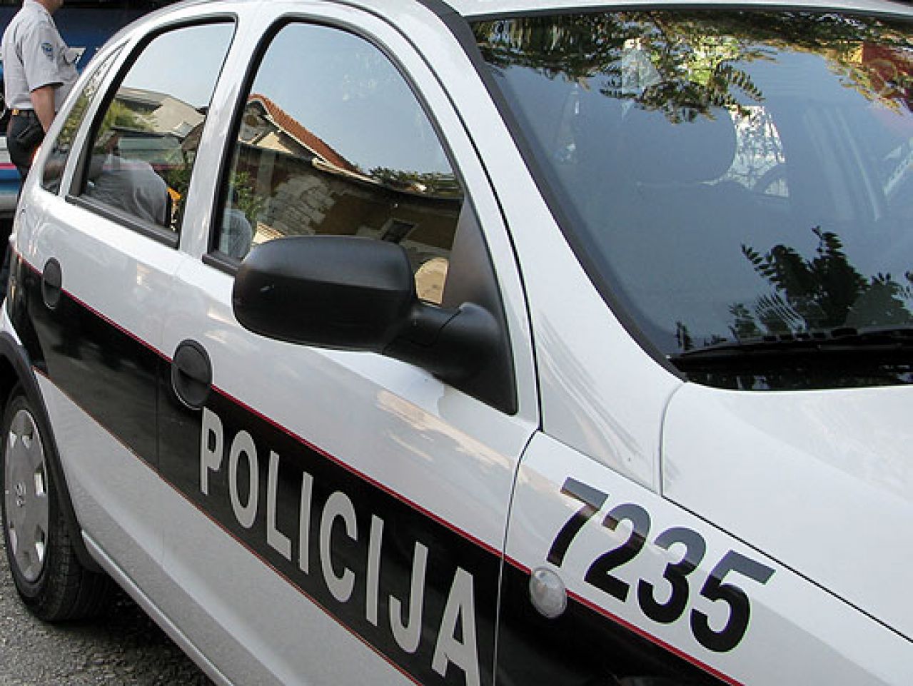 Policijska potjera za dilerima u Goraždu: U bježanju progutao drogu, pa umro