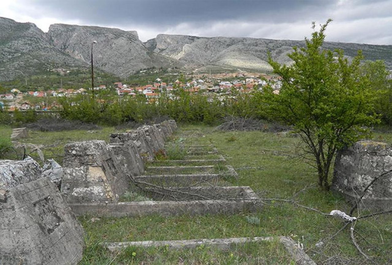 Zaboravljeno Austrijsko groblje u Mostaru