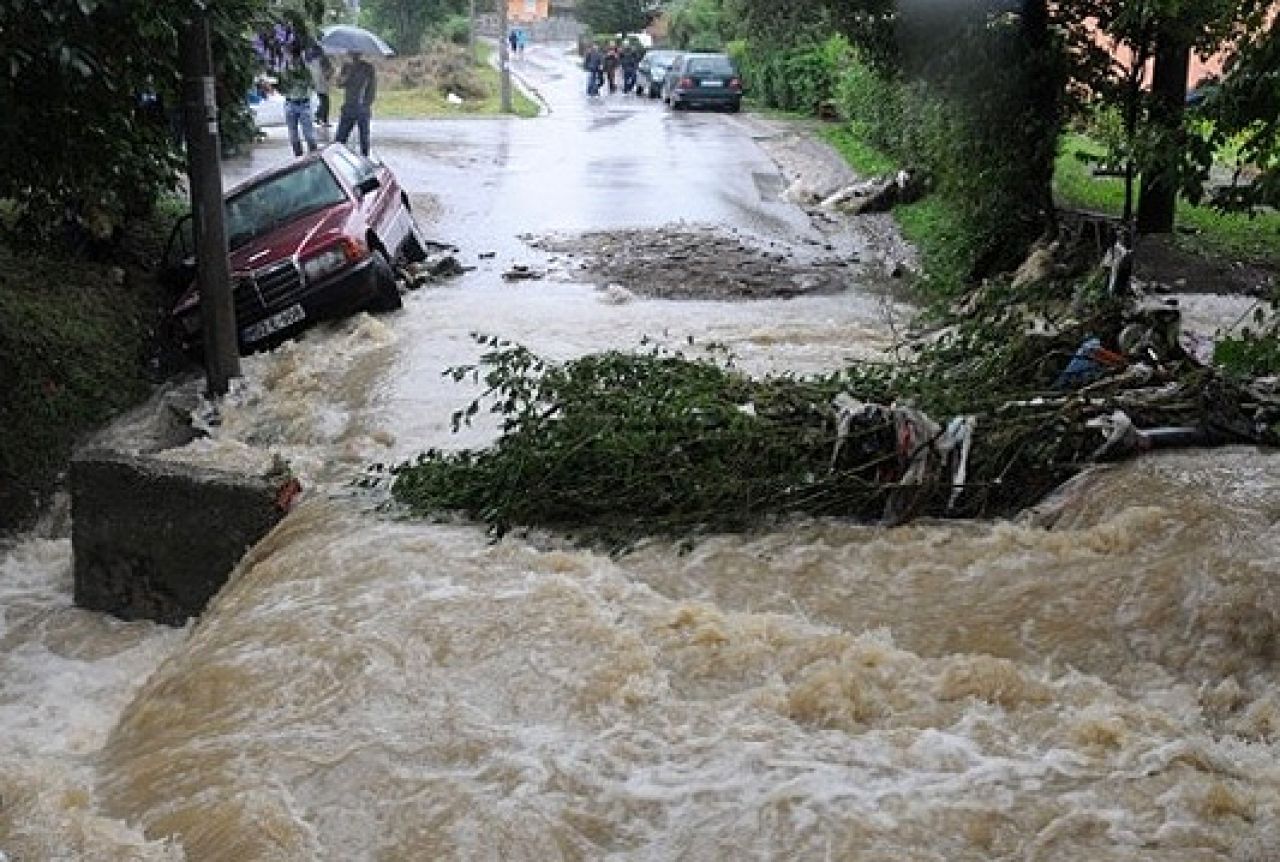 Banja Luka: Mladić nestao u poplavama