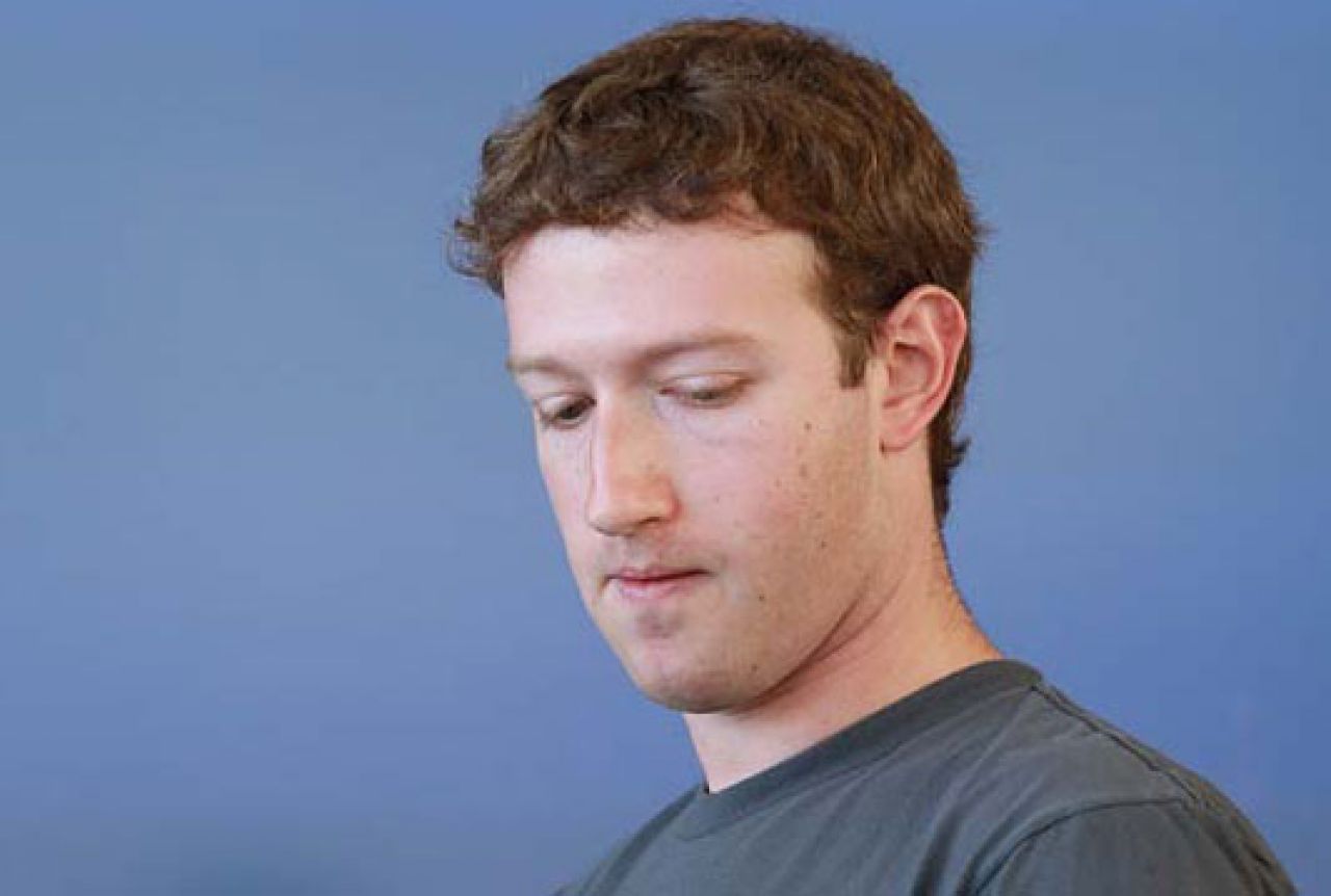 Bivši zaposlenik: Zuckerberg hoda tvrtkom sa samurajskim mačem i prijeti uposlenicima