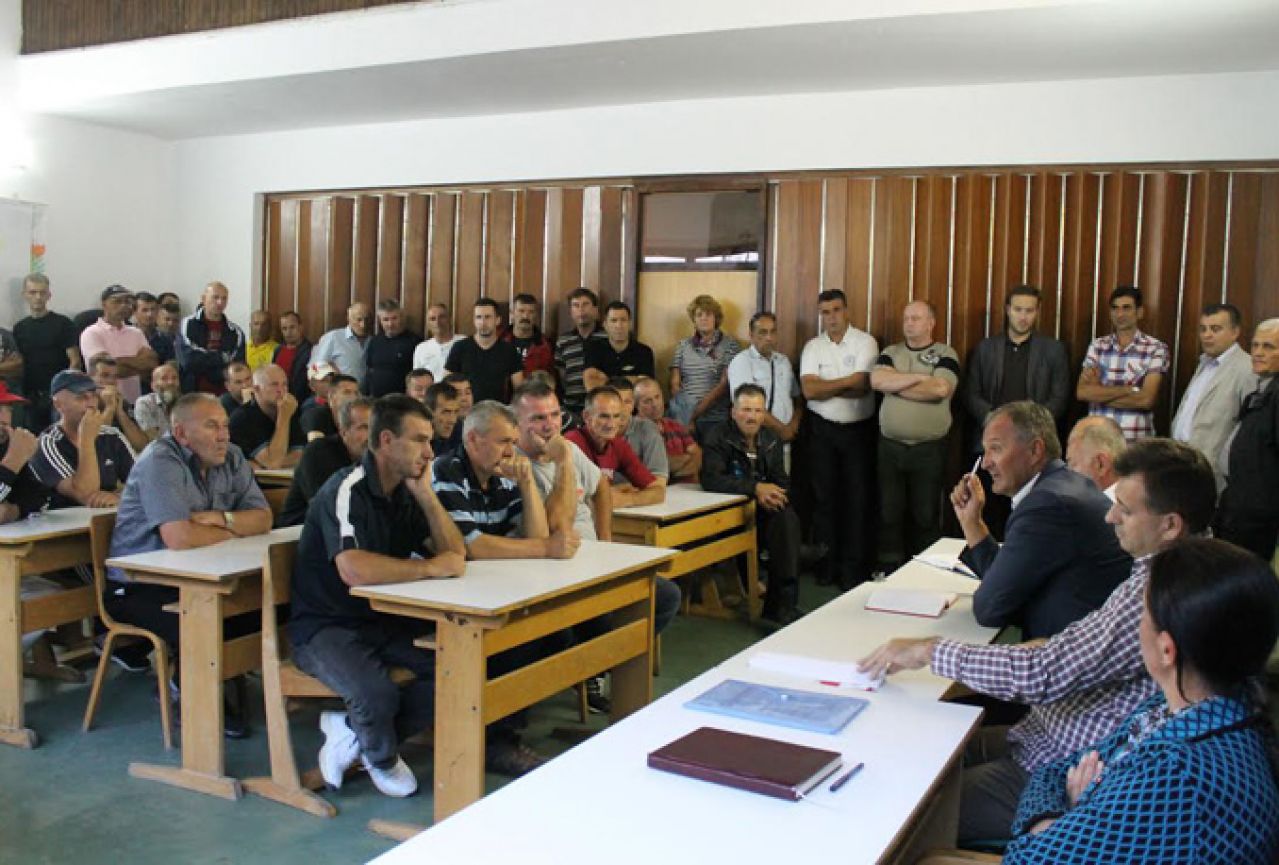Helez na sastanku s demobiliziranim borcima srednje Bosne