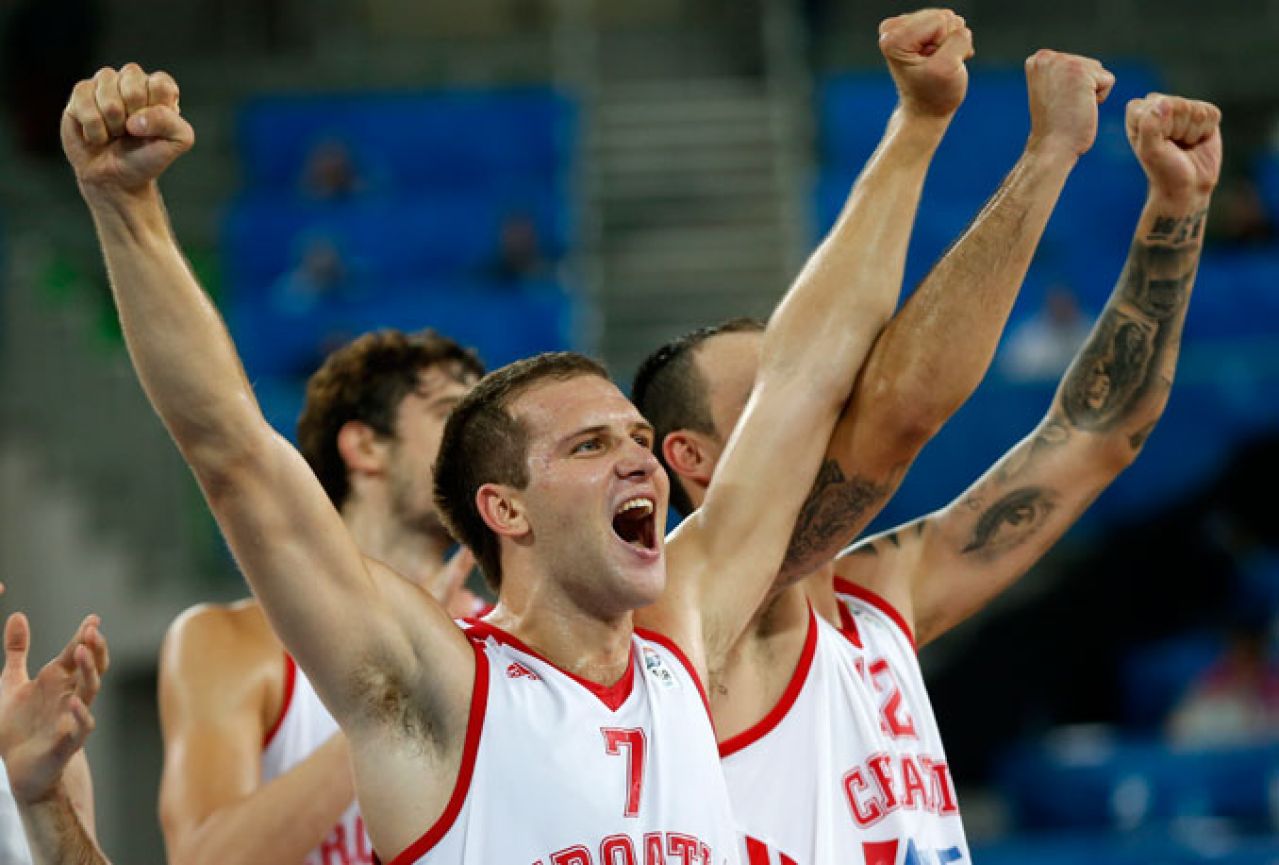 Bogdanović: Drago mi je što ljudi napokon vjeruju košarkaškoj reprezentaciji