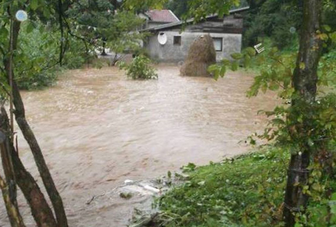 Vladama entiteta i Brčko distrikta doznačeno 10,1 milijun KM za pomoć poplavljenima