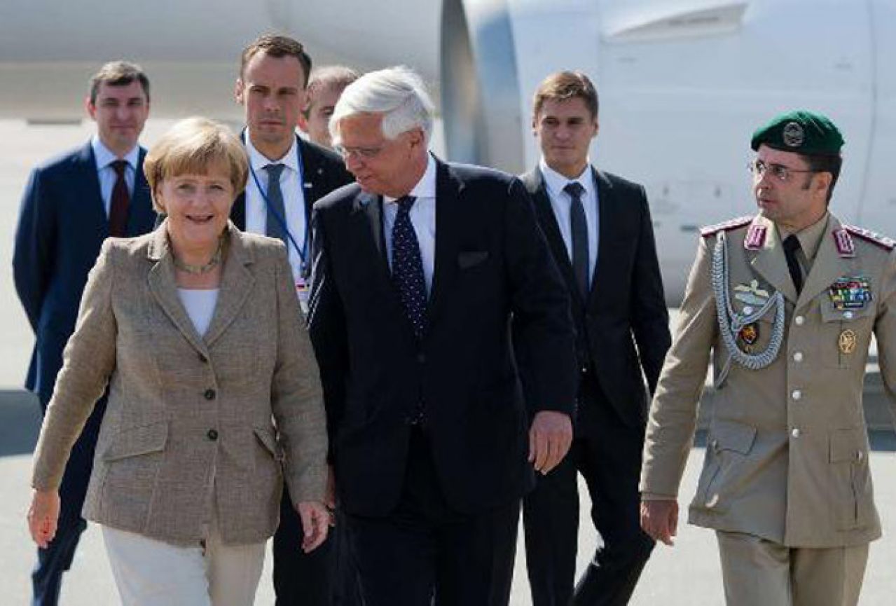 Merkel u Kijevu: Pokušati riješiti probleme