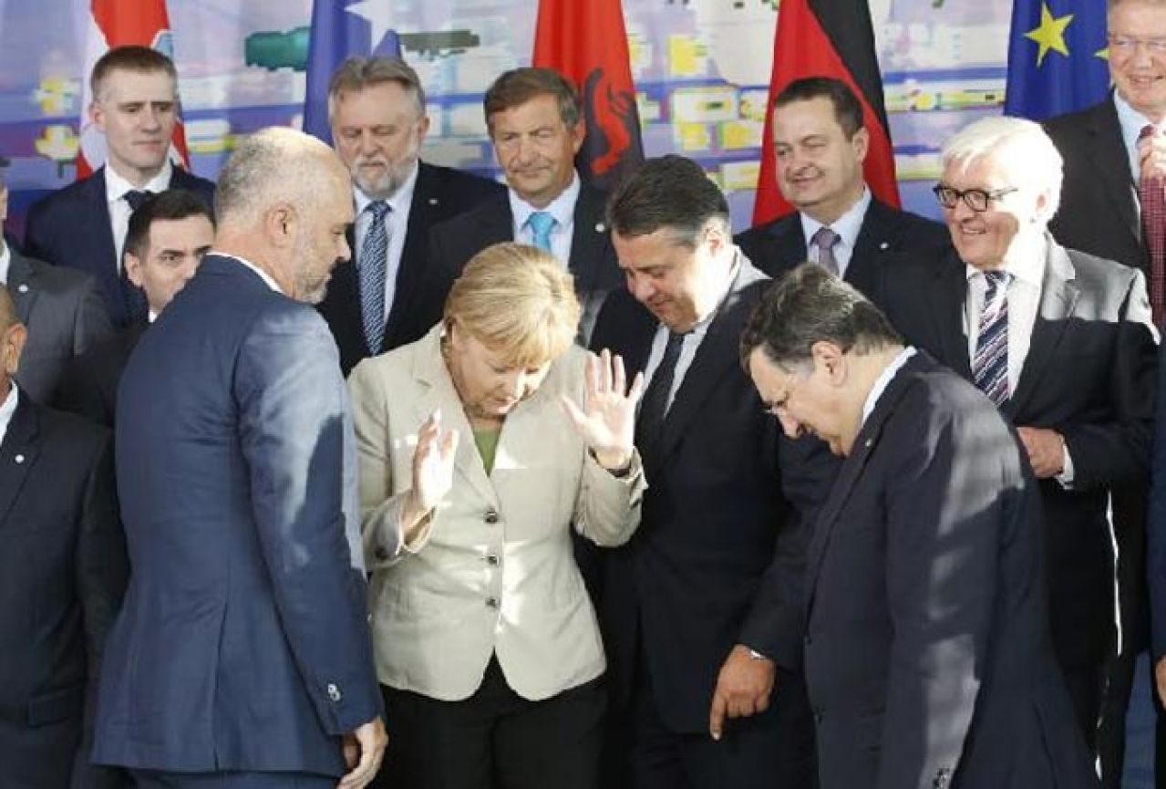 Angelu Merkel dirnulo što se lideri ne svađaju