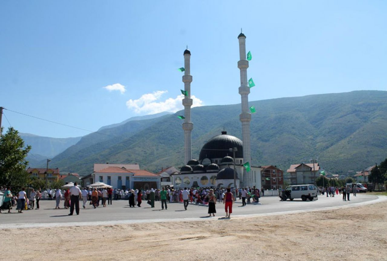 Svečano otvorena Bijela džamija u Vrapčićima kod Mostara 