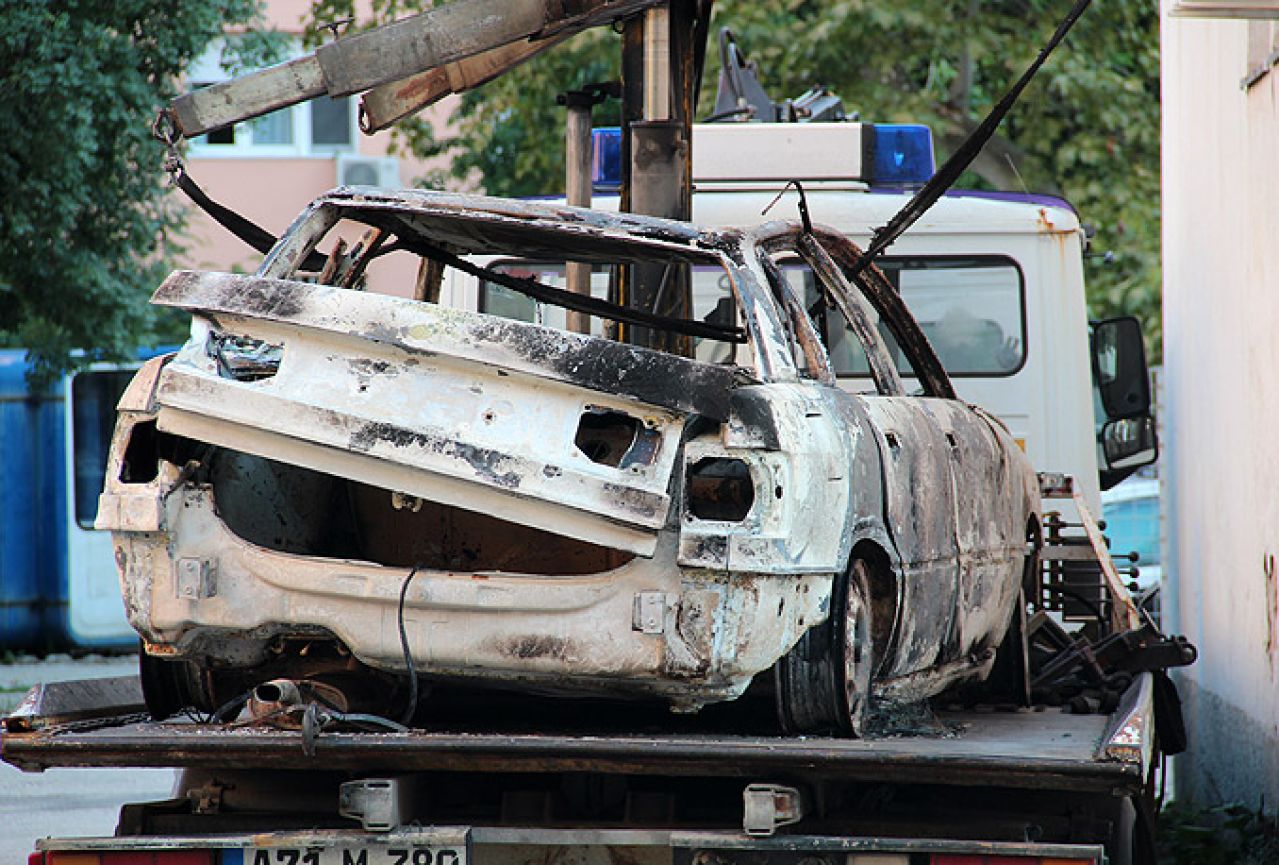 Misterij u Mostaru: Nitko ništa ne zna o izgorjelom automobilu