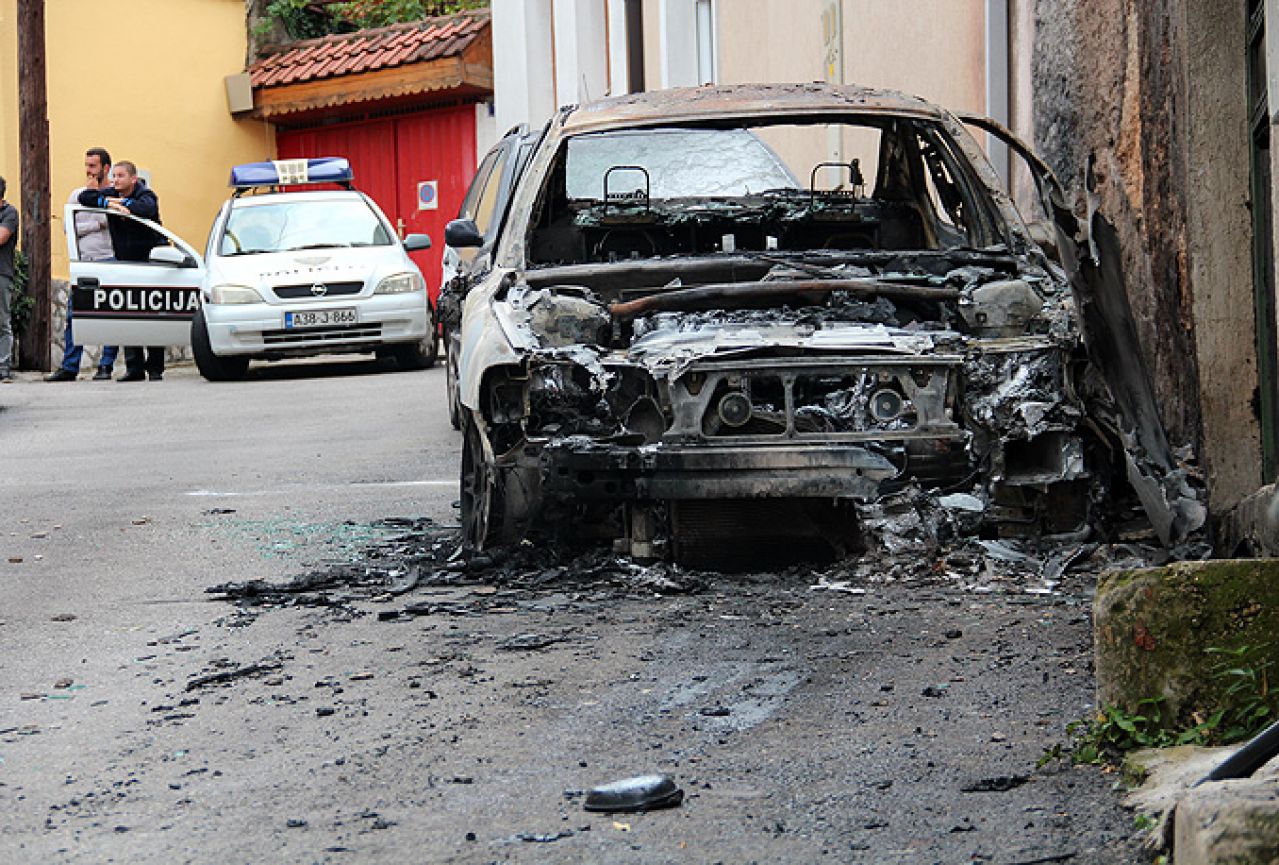 U Mostaru zapaljen još jedan automobil!