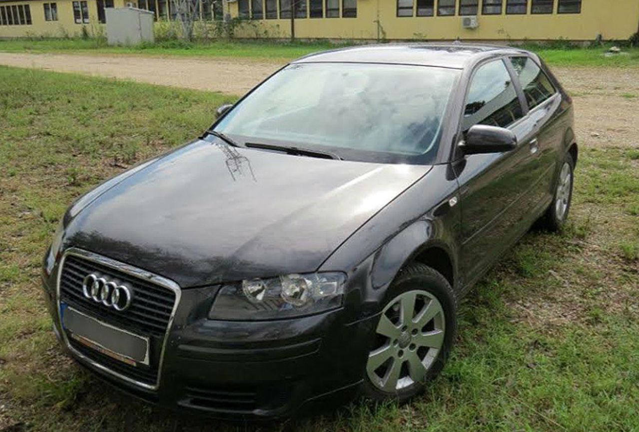 Na granici oduzet Audi koji je ukraden početkom 2013.
