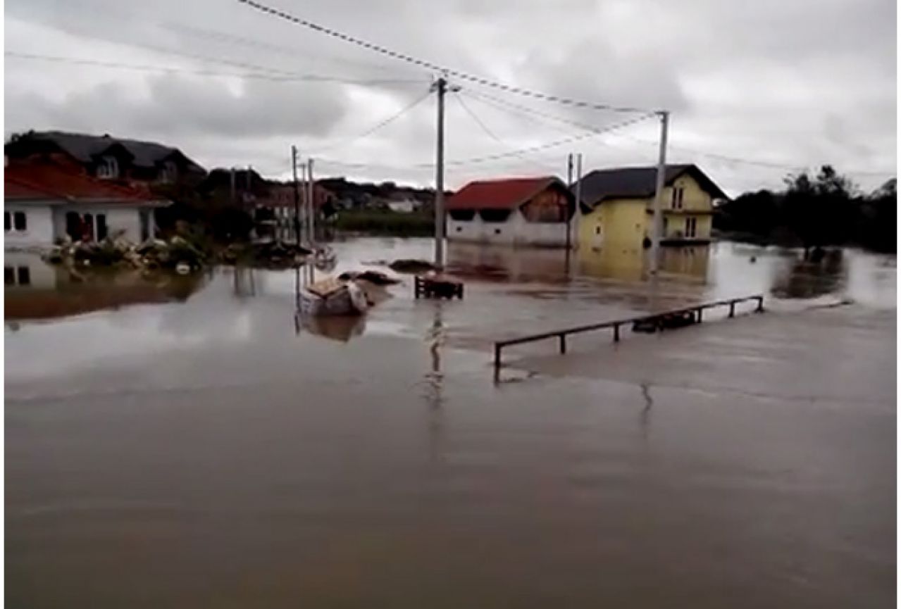 Cazin, Bihać i Dubrovnik se bore s poplavama