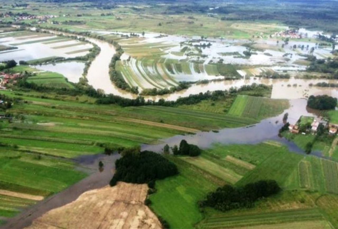 Hidrološki fenomen: U Sisku su spremni za evakuaciju ljudi
