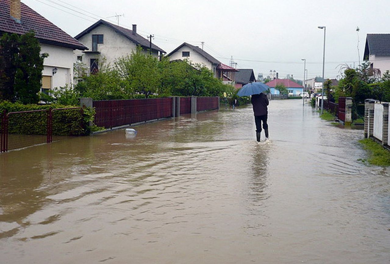 Stanje u poplavljenom Prijedoru se popravlja
