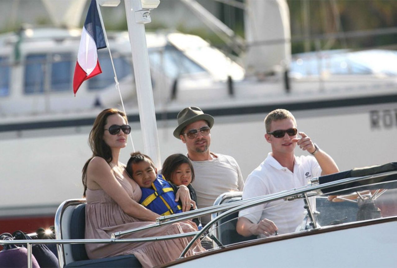 Angelina i Brad se ''počastili'' jahtom od 450 milijuna funti