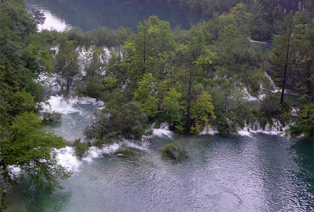 Iako potopljena, Plitvička jezera i dalje privlače turiste