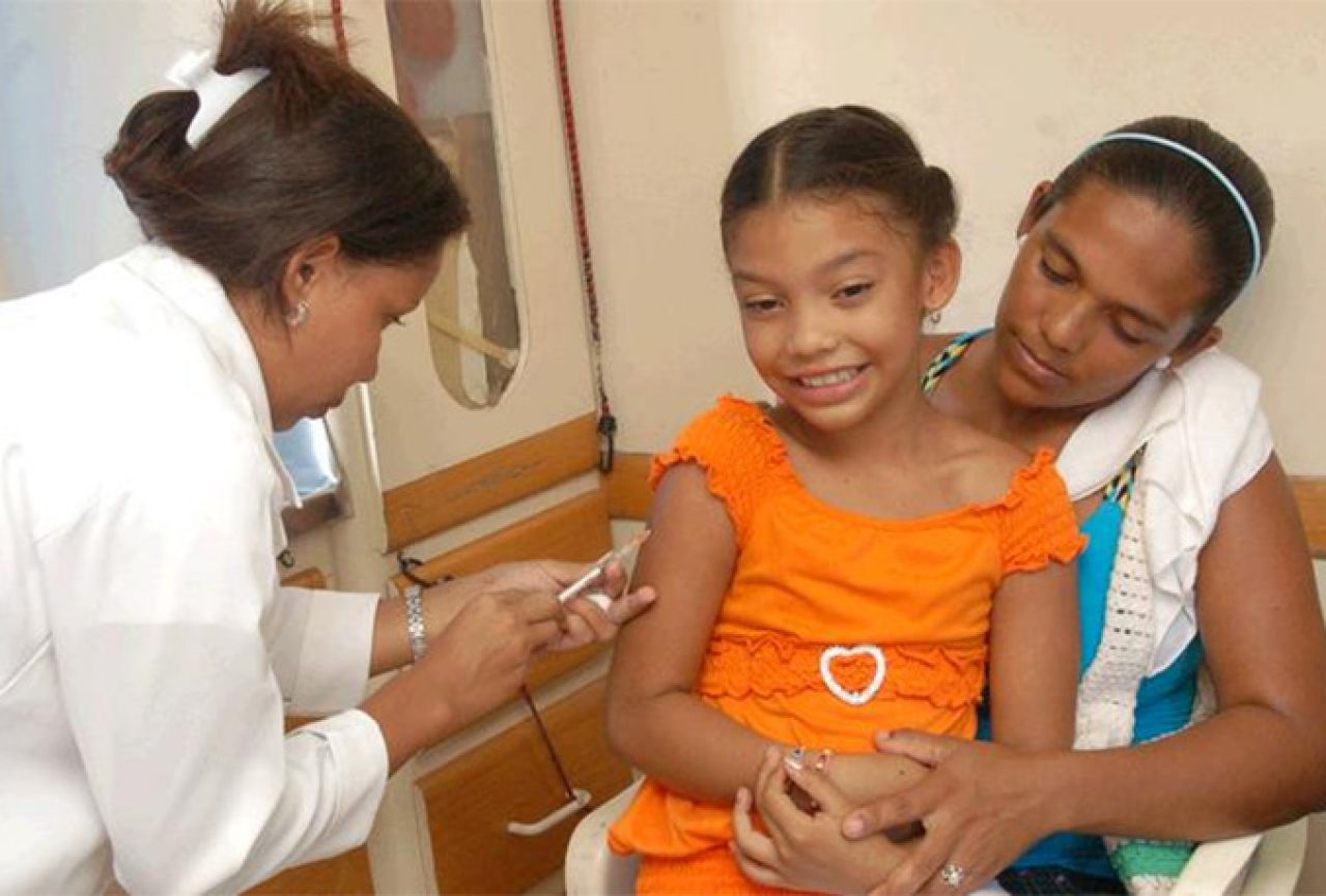 Misteriozna bolest pogodila djevojke u Kolumbiji nakon cijepljenja koju provodi američka kompanija