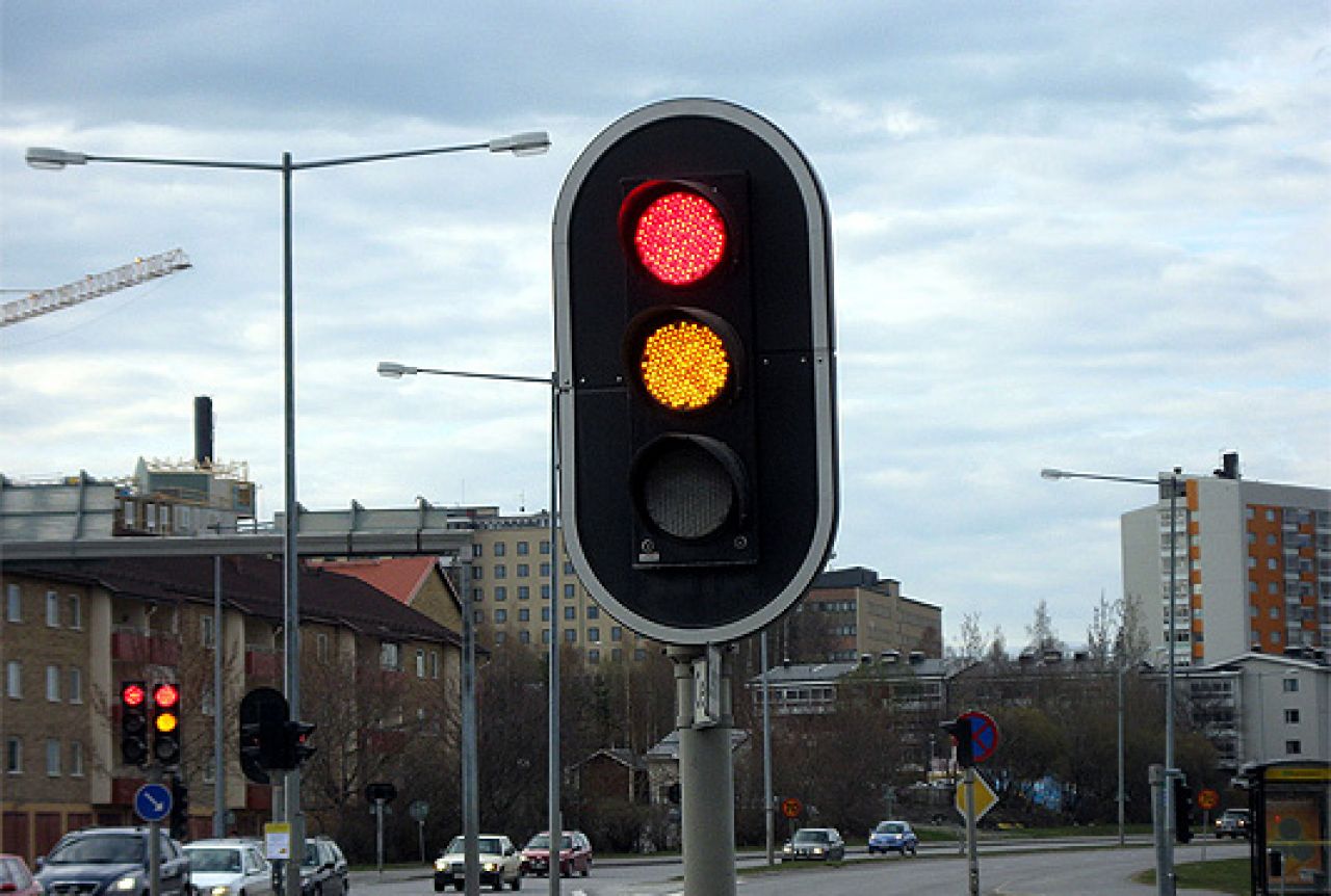 Šarena laža na predizbornim semaforima