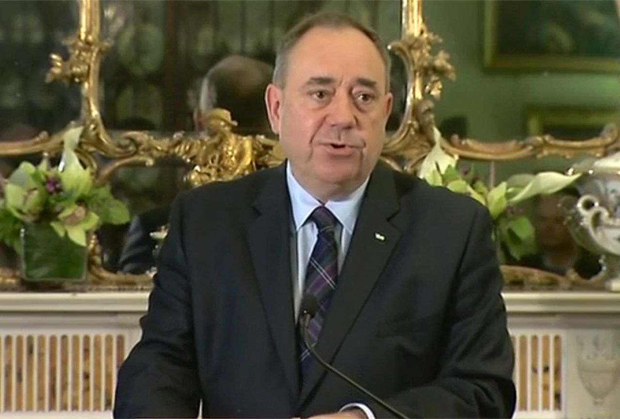 Predsjednik škotske vlade Alex Salmond podnio ostavku