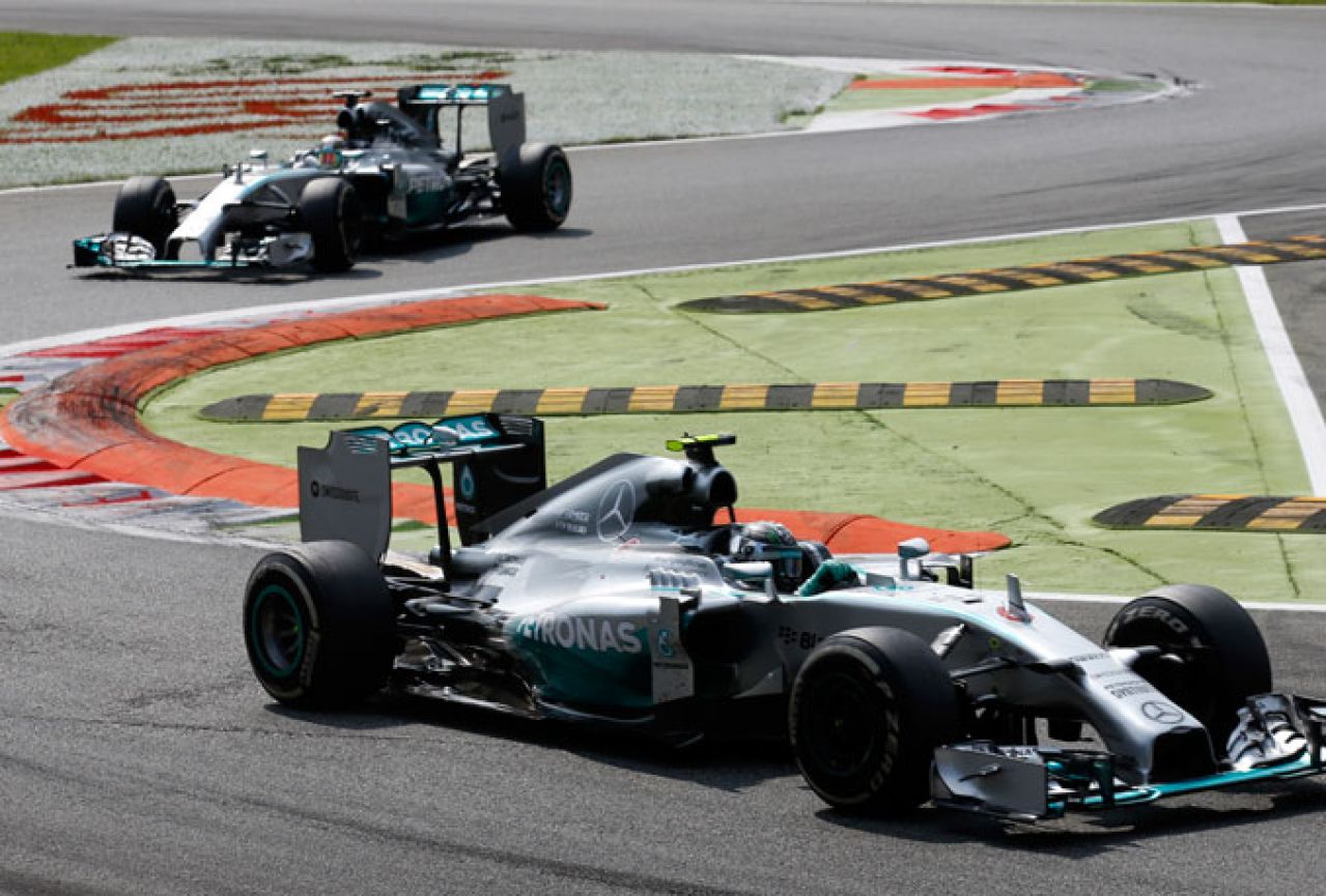 Hamilton i Alonso najbrži na treninzima u Singapuru