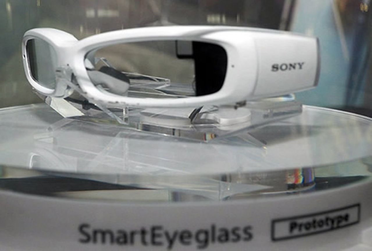 Stiže još jedan konkurent Google Glass naočalama - Sony SmartEyeglass