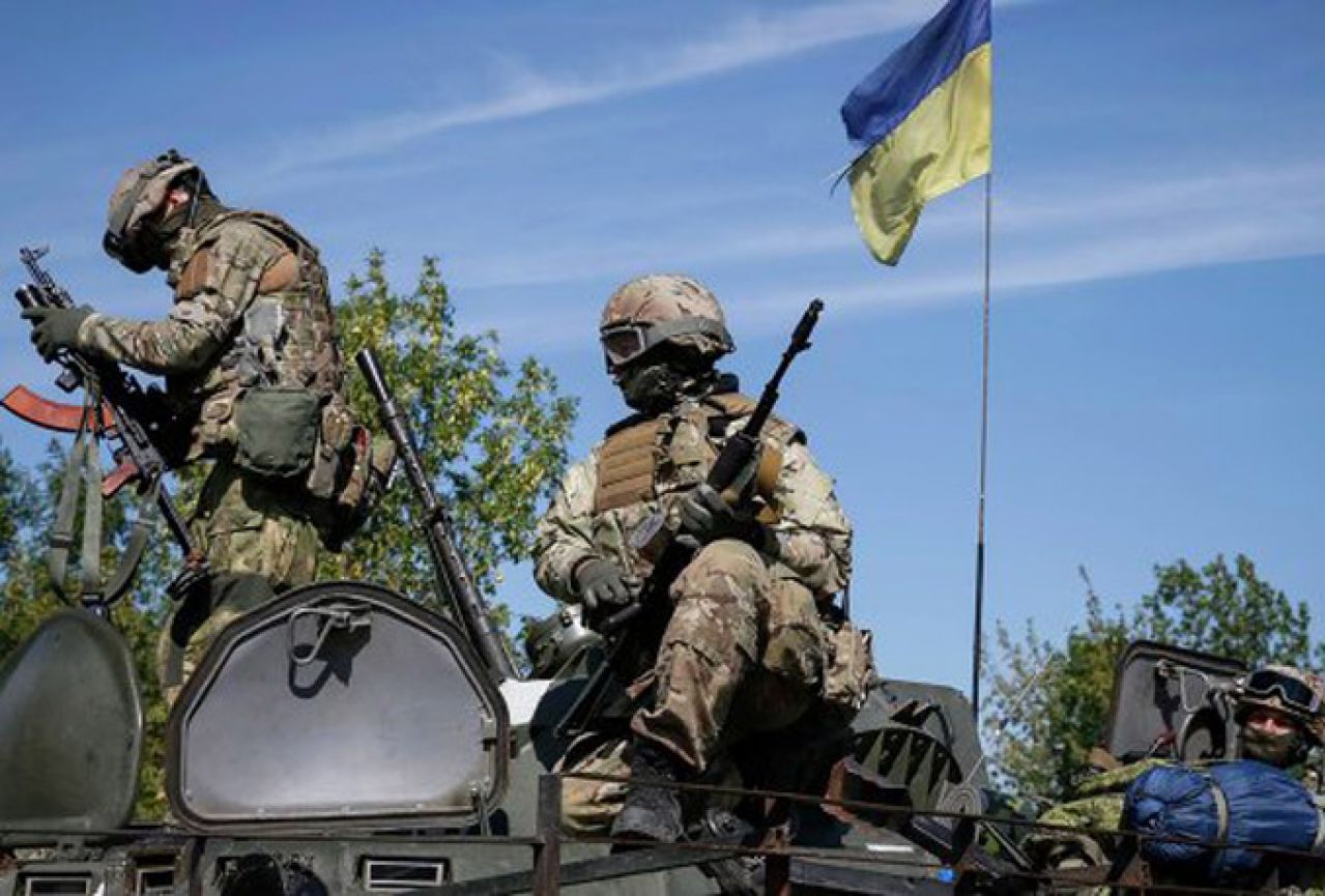 Ukrajina ne povlači vojsku dok se primirje ne implementira