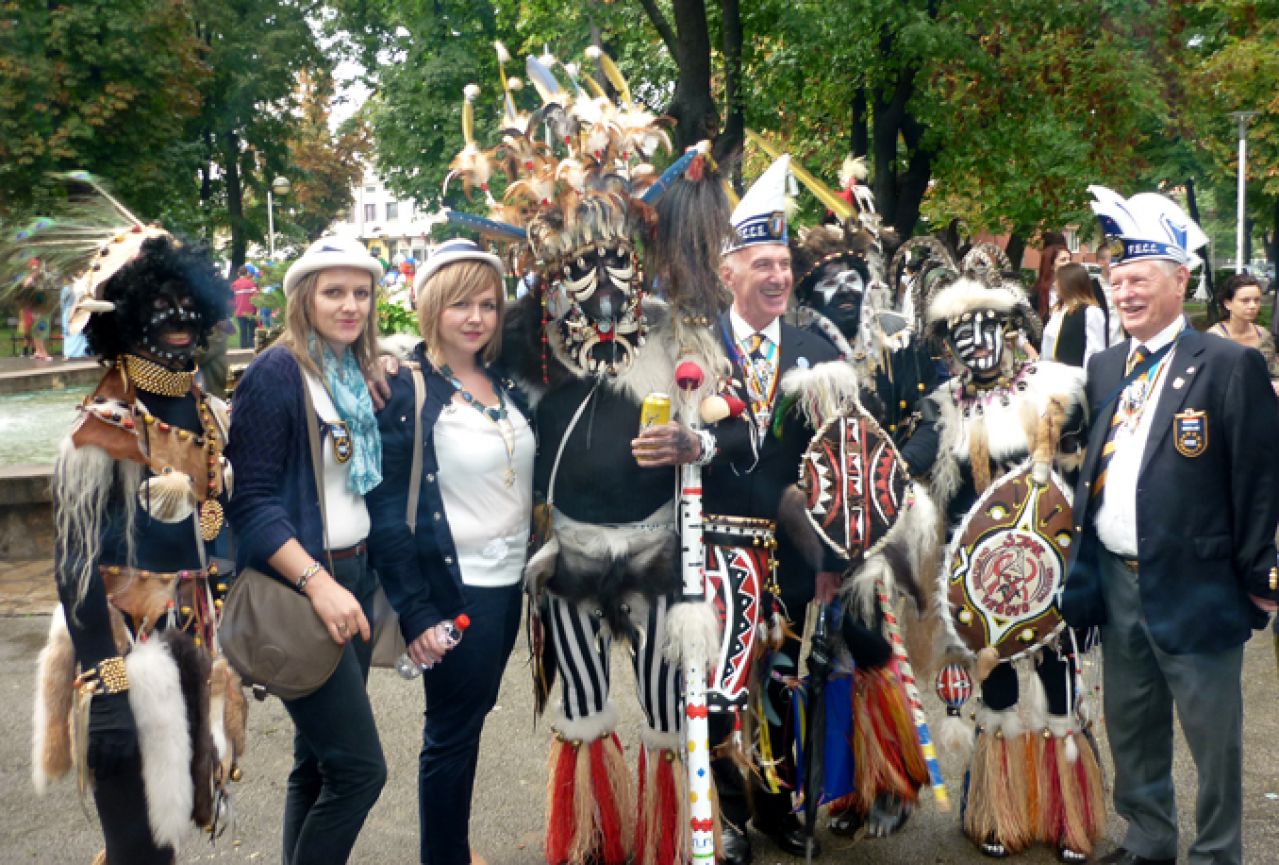 Čapljinci oduševili na međunarodnom karnevalu u Šapcu