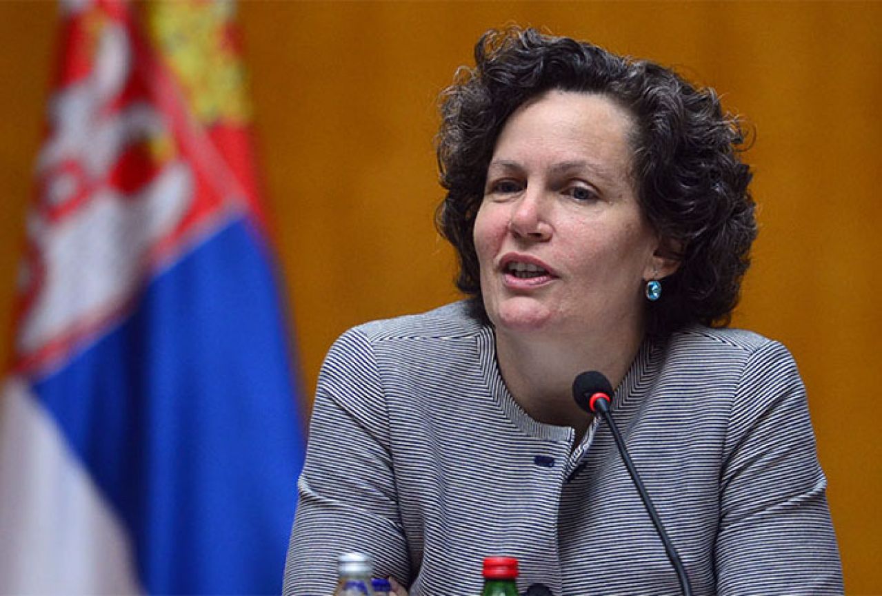 MMF od Srbije traži broj državnih službenika