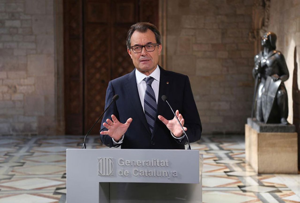 Ustavni sud obustavio katalonski referendum