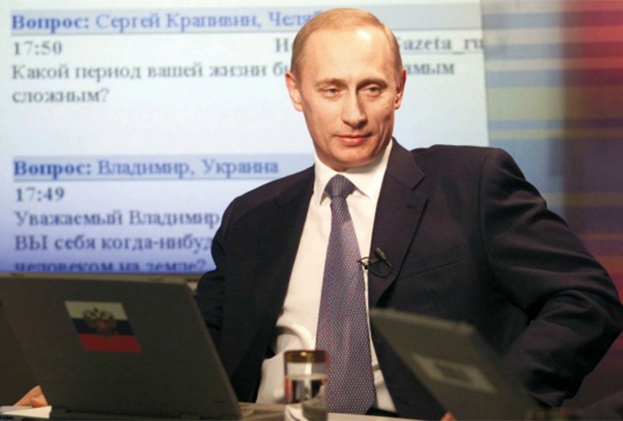 Putin: Ne planiram ograničiti pristup internetu, to je projekt CIA-e