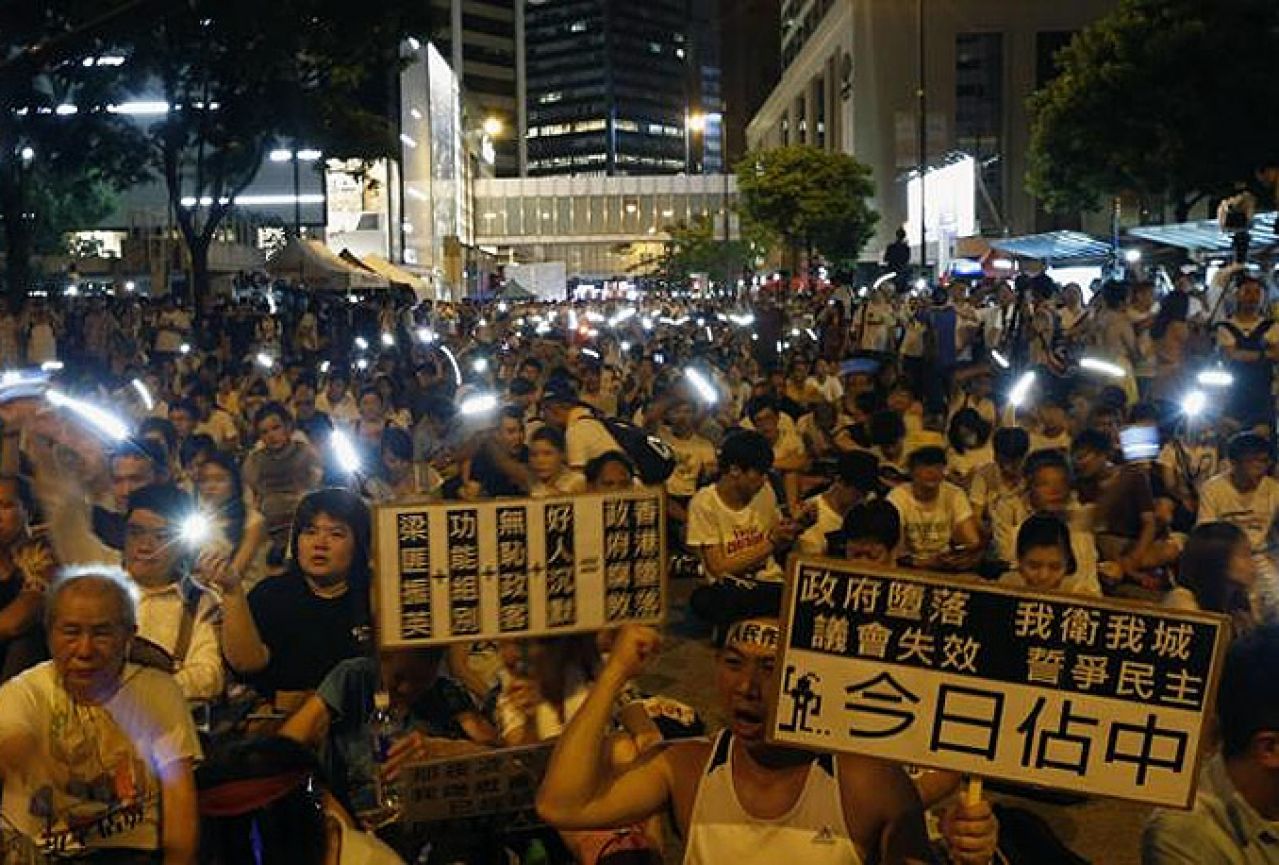 Kako prosvjednici u Hong Kongu love zabranjeni internet?