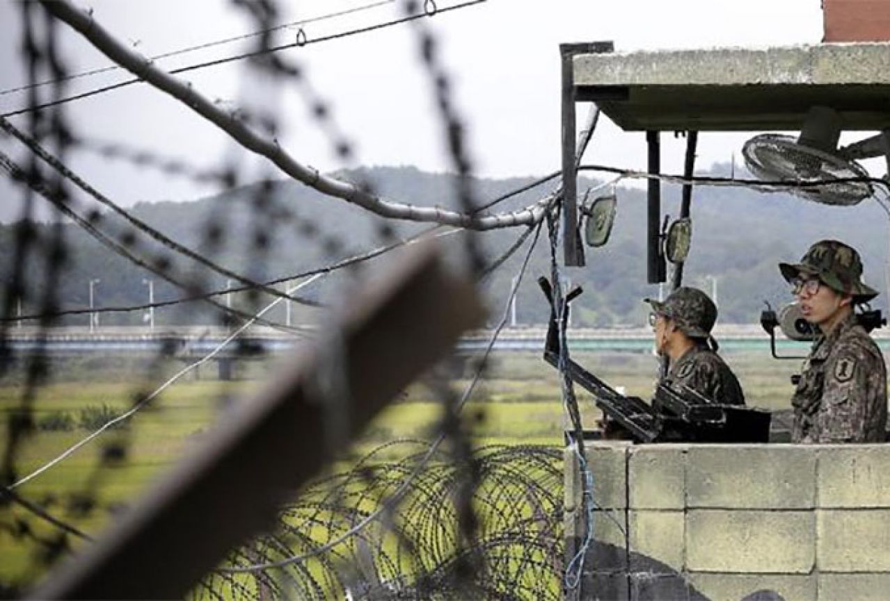 Dvije Koreje razmijenile vatru preko kopnene granice