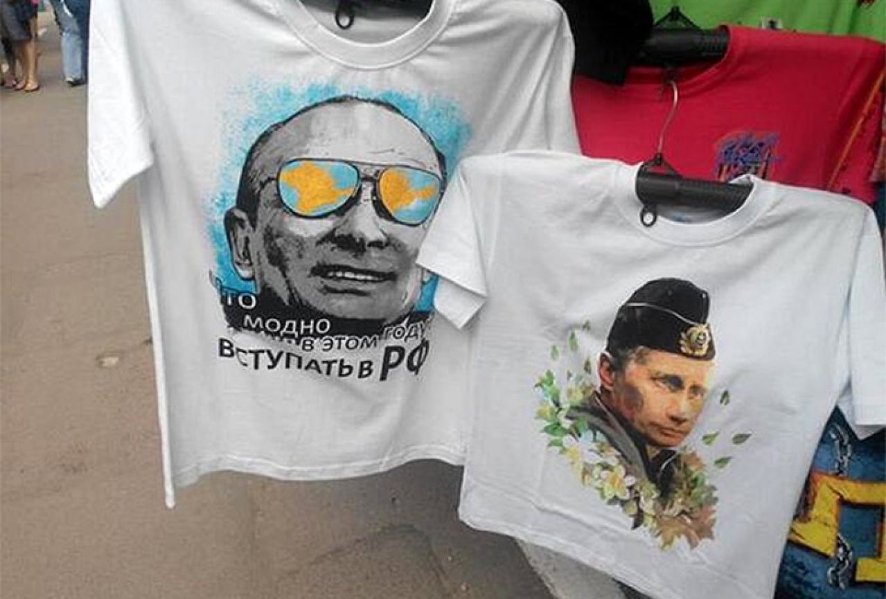 Putin kao modni detalj: Majice s njegovim likom hit u Beogradu
