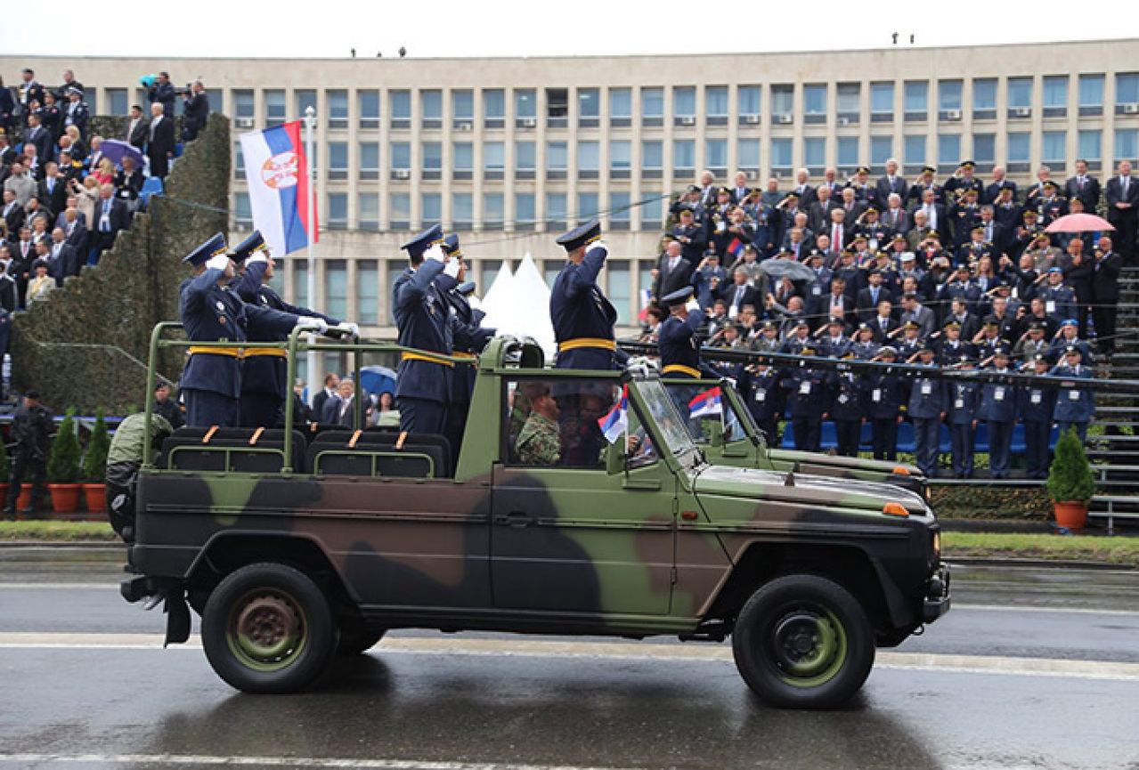 Na vojnoj paradi u Beogradu sudjelovalo 4.500 vojnika