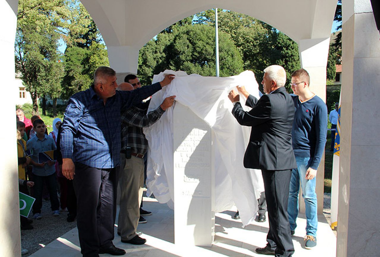 Mostar: Otkriveno spomen turbe za poginule borce iz Gacka