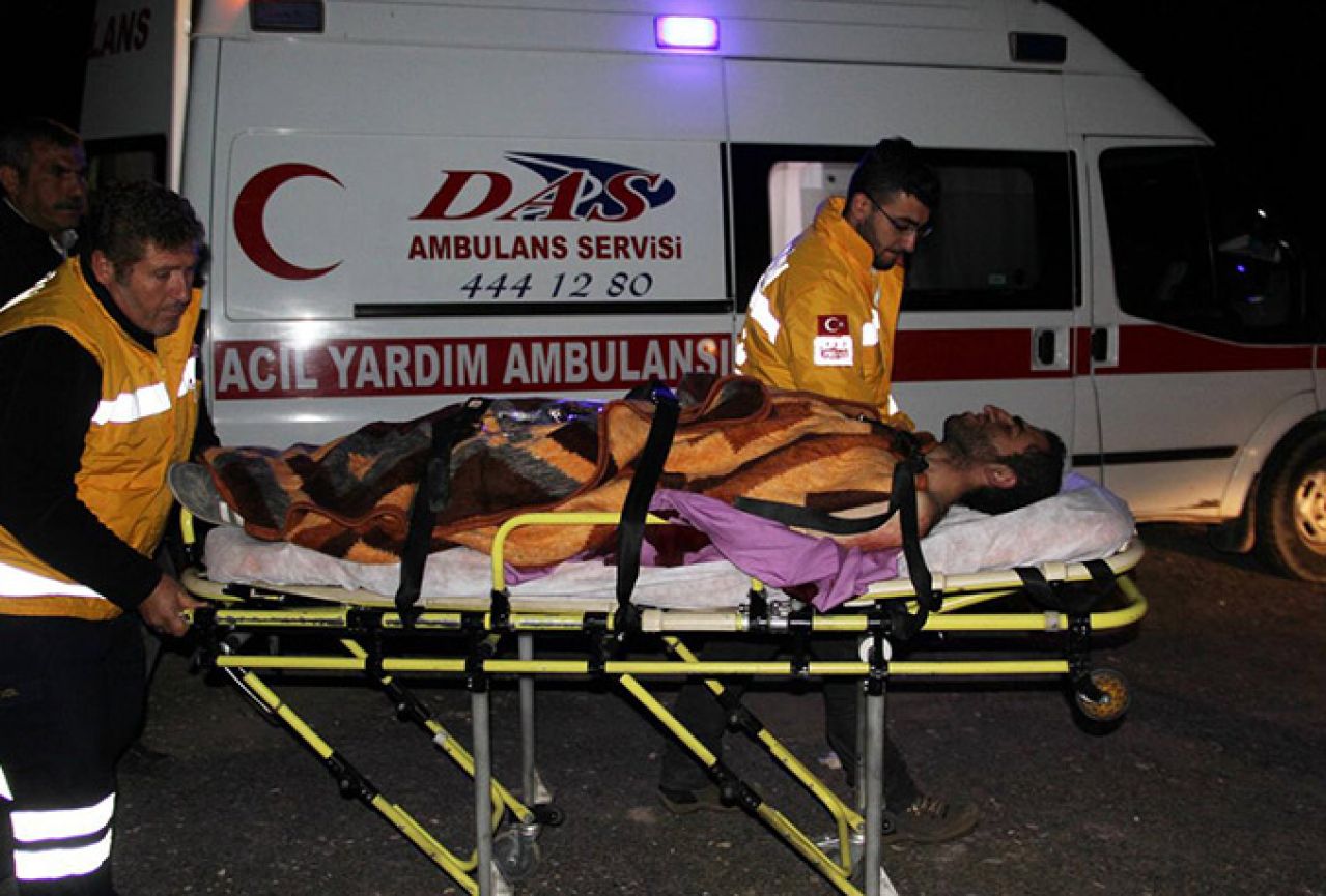 Bitka za Kobani traje: 11 ranjenika prebačeno u Tursku 