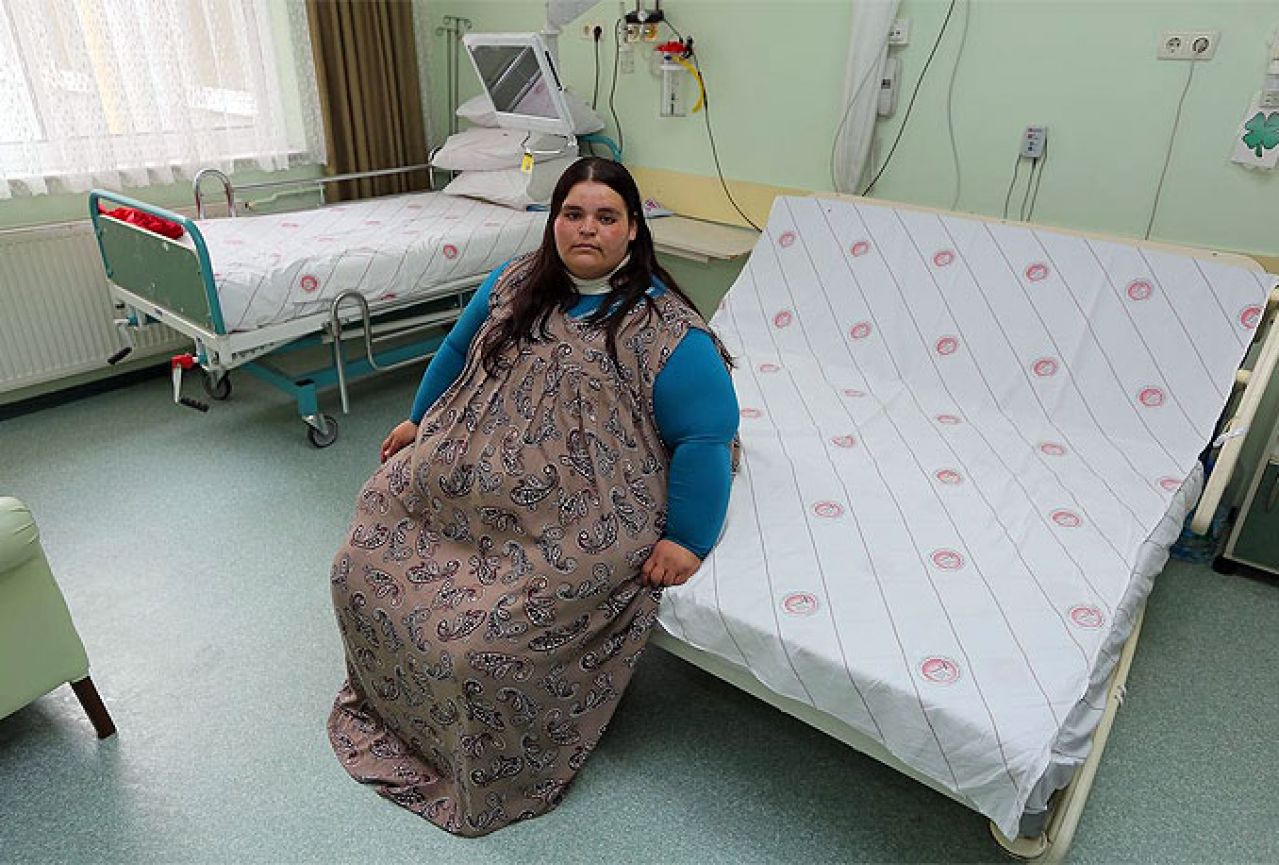 Djevojka (19) se javila liječnicima tek kad je s 300 kg postala nepokretna