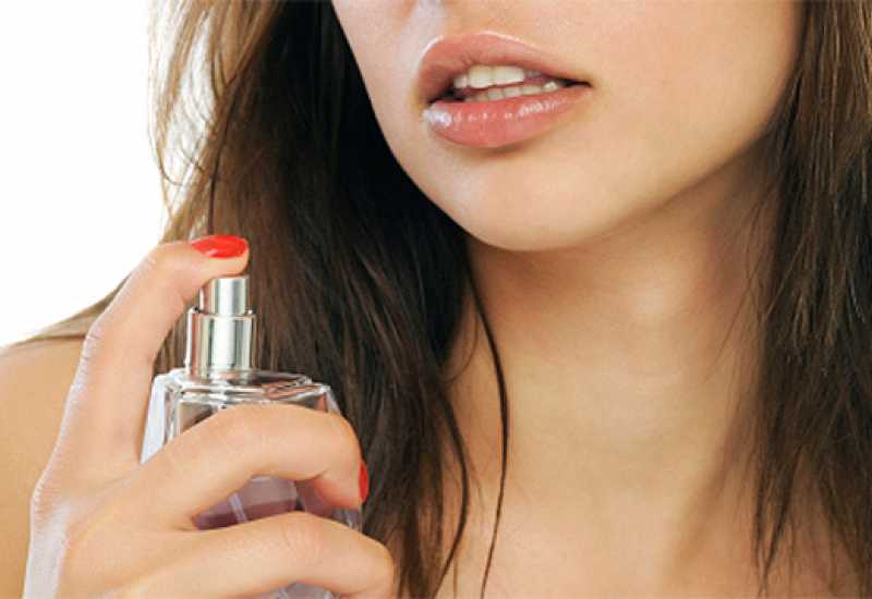 Ovih pet grešaka rade gotovo sve žene kod stavljanja parfema... 