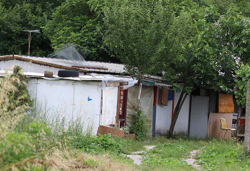Uskoro gradnja zgrada koje će zatvoriti izbjeglički kamp u Tasovčićima