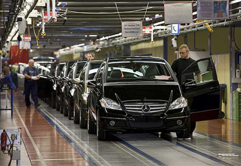 Daimler povlači 690 tisuća dizelaša