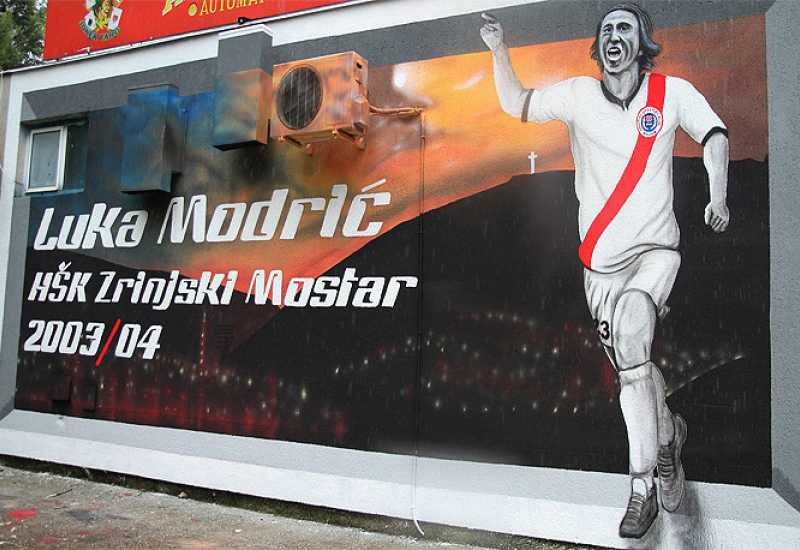 Bljesak.info - Prebojan mural posvećen Luki Modriću i Zrinjskom