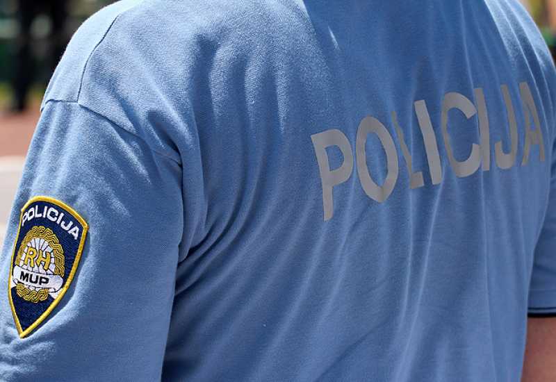 Bljesak.info - U Splitu ozlijeđena četiri policajca, ranjen provalnik