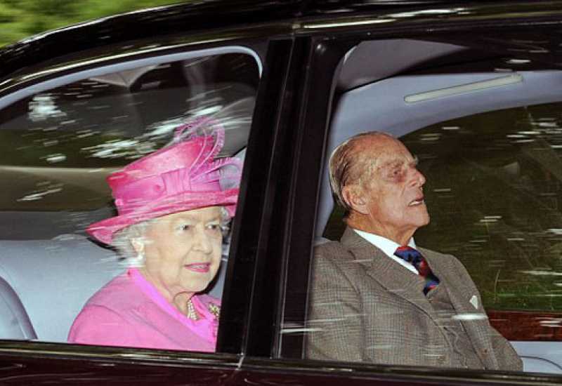 Britanska kraljica prepušta javne dužnosti princu Charlesu