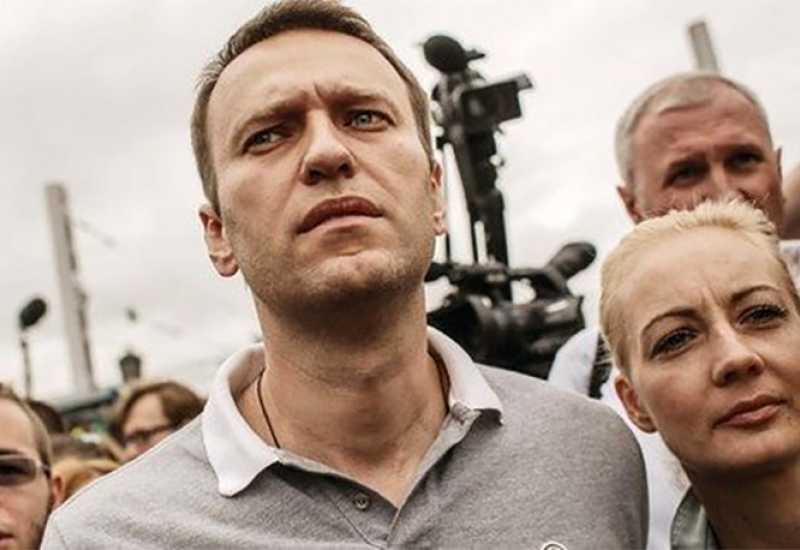 Navalni otrovan novičokom