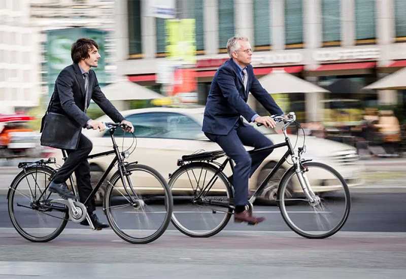 Zabrana korištenja mobitela za vrijeme vožnje biciklom