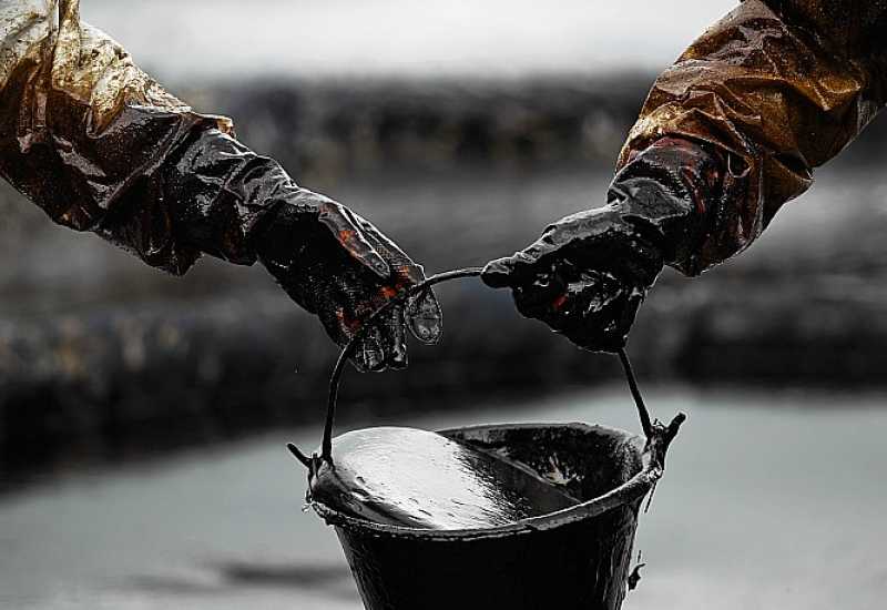 Cijene nafte u 2020. pale više od 20%, najniže u posljednjih 20 godina