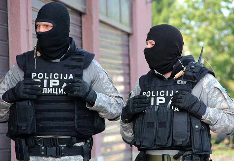 Bljesak.info - SIPA uhitila dvije osobe zbog krijumčarenja ilegalnih migranata