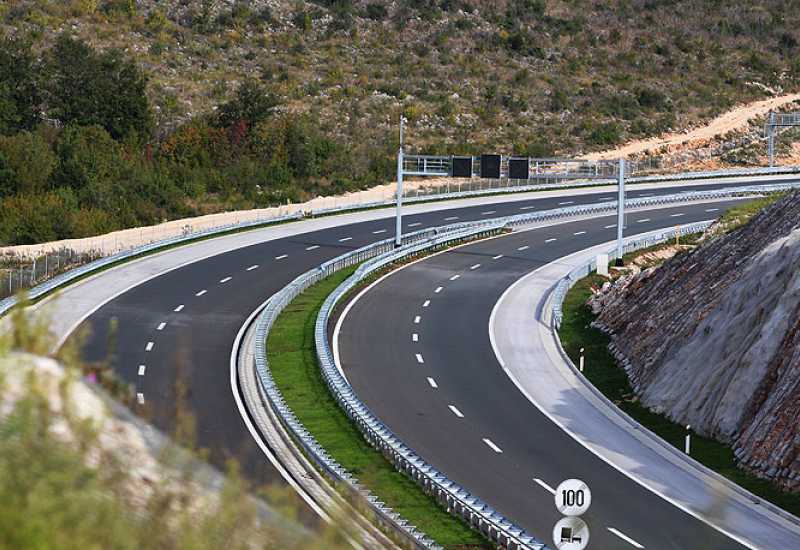 Okvirnom strategijom prometa BiH 3.970 kilometara postaje državna cesta?