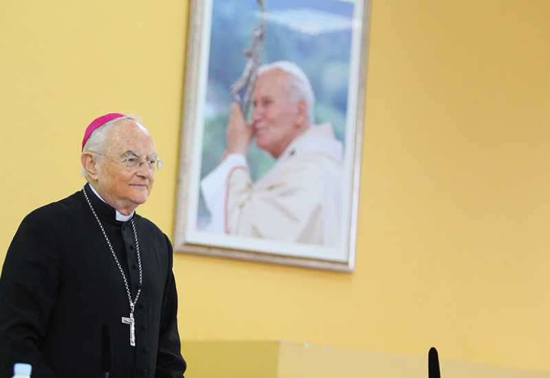 Papa umirovio biskupa Hosera, bivšeg izaslanika za Međugorje