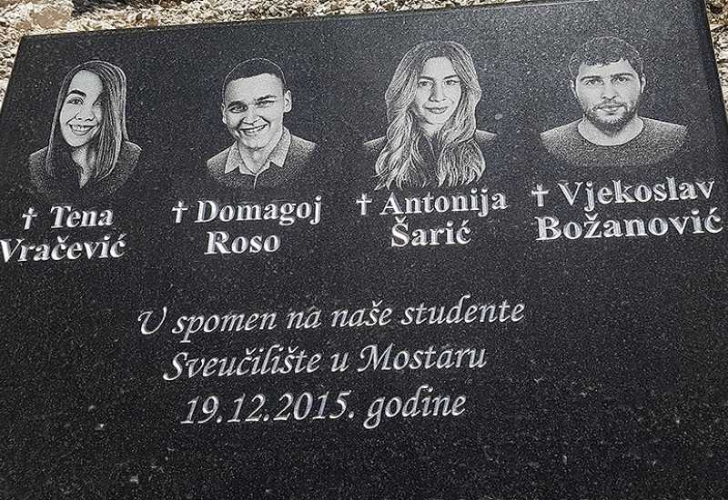 Sjećanje na tragično preminule studente i nesreću koja je Mostar i regiju zavila u crno 