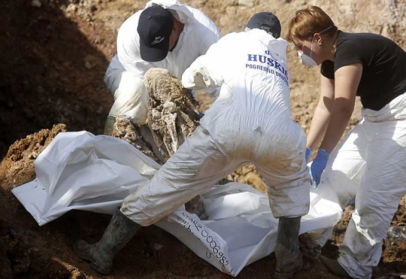 Nastavljena ekshumacija iz jame Golubnjača 